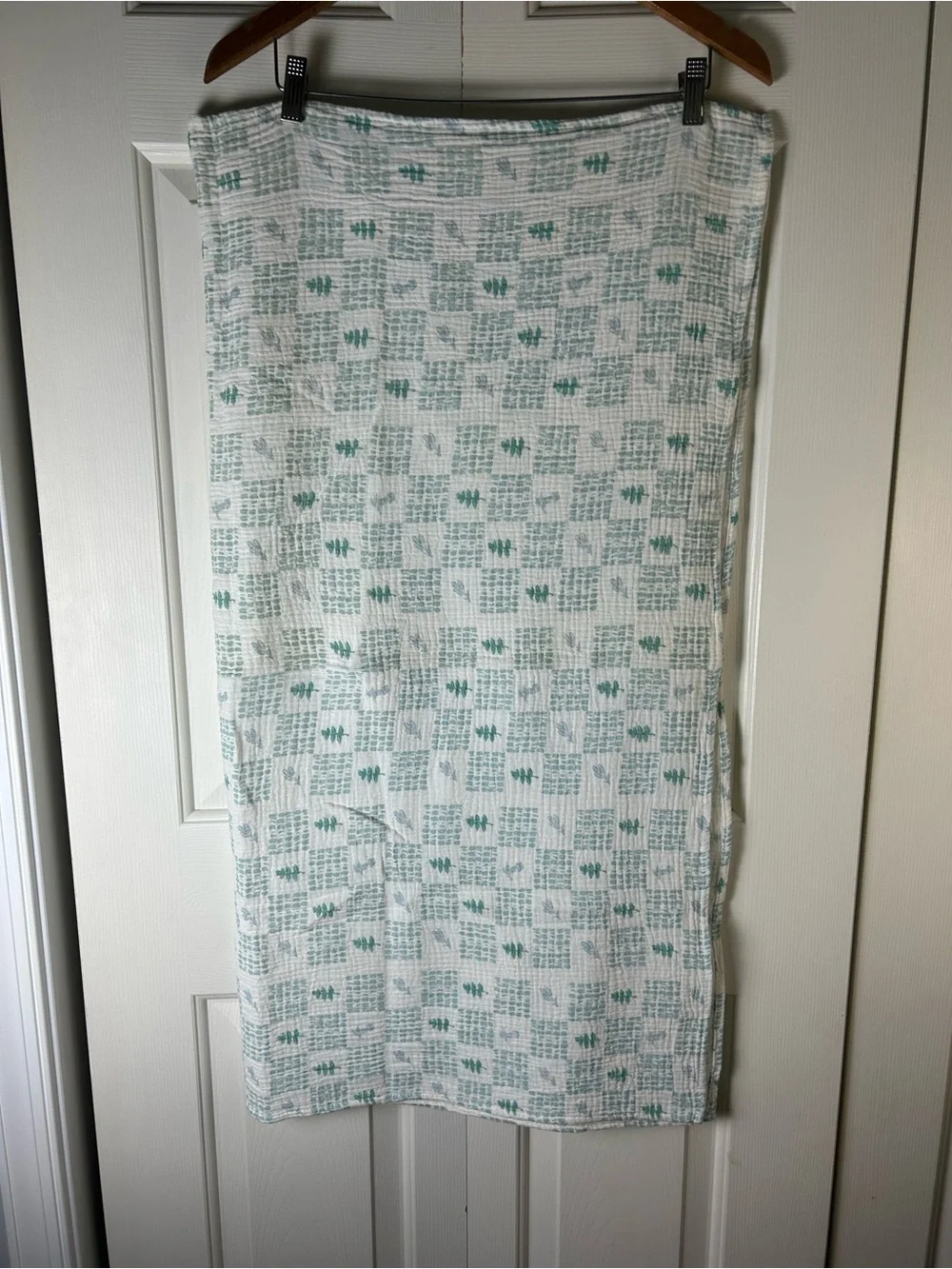 Soarwg Kids x LyricHom Baby Swaddle Blanket Muslin Green White Plants Leaves
